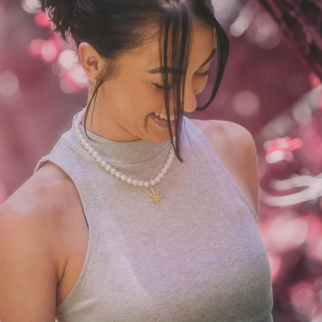 Cannabis Leaf Pearl Necklace - Image 5