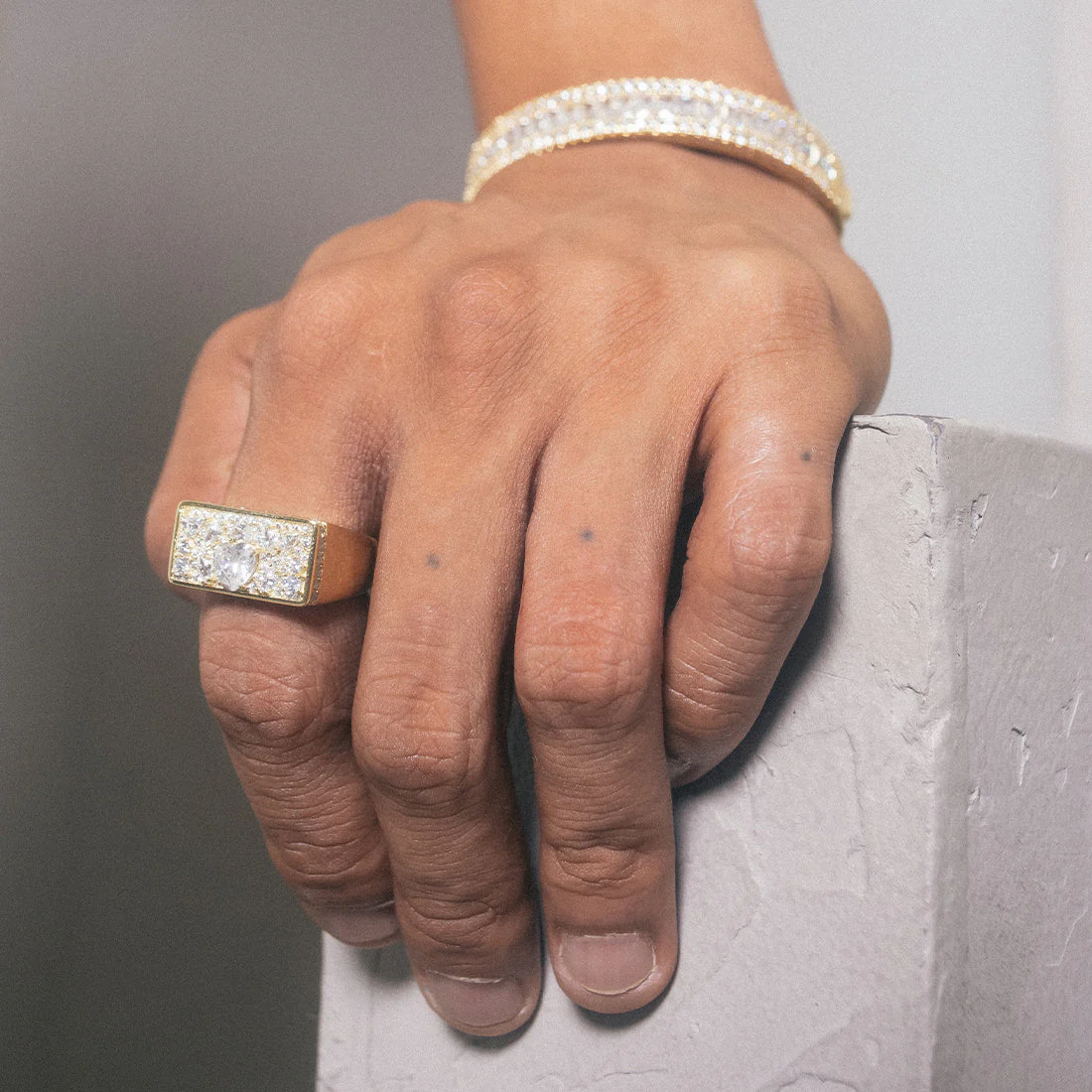Crown Julz Ring - Image 4